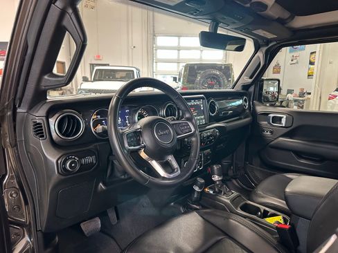 Used 2021 Jeep Wrangler Unlimited Sahara image 13