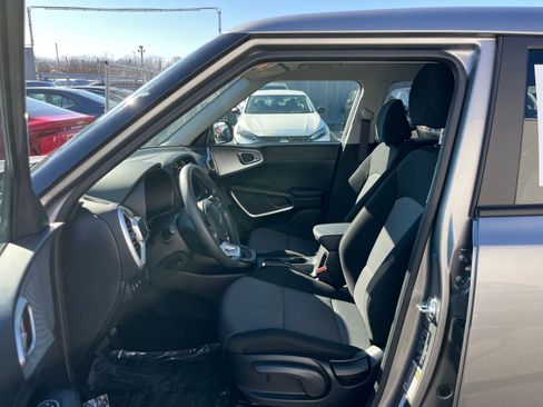 Used 2025 Kia Soul LX w/ LX Technology Package image 25