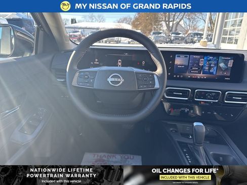 New 2026 Nissan Sentra SR w/ SR Premium Package FWD image 17