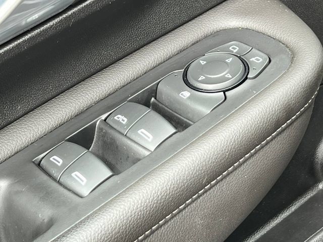 Used 2023 GMC Terrain SLT w/ Infotainment Package II AWD/4WD image 15