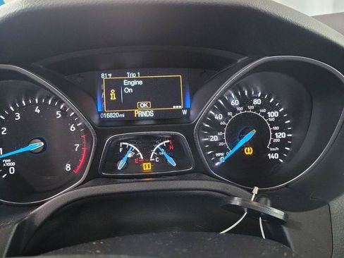 Used 2018 Ford Focus Titanium w/ Titanium Technology Package FWD image 12