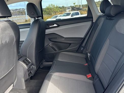 Used 2022 Volkswagen Taos SE image 8
