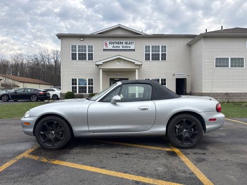 Used 1999 MAZDA MX-5 Miata image 1