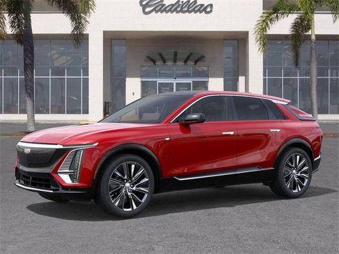 New 2025 Cadillac Lyriq Luxury image 2