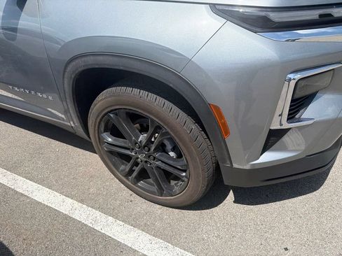 Used 2026 Chevrolet Traverse LT w/ LPO, Floor Liner Package AWD/4WD image 2