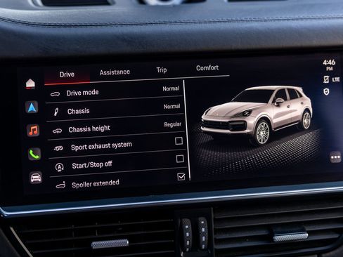 Certified 2023 Porsche Cayenne Turbo AWD/4WD image 61