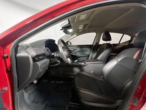 Used 2022 Nissan Sentra SR w/ SR Premium Package FWD image 15