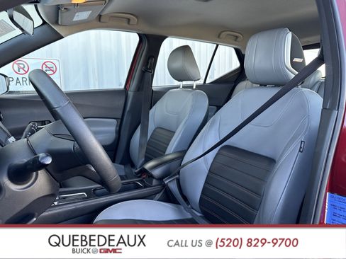 Used 2023 Nissan Kicks SR w/ SR Premium Package image 13