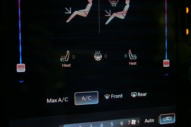 Used 2025 RAM 3500 Big Horn AWD/4WD image 12