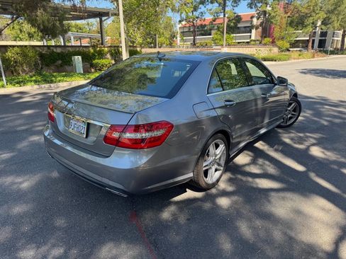 Used 2013 Mercedes-Benz E 350 Sedan image 4
