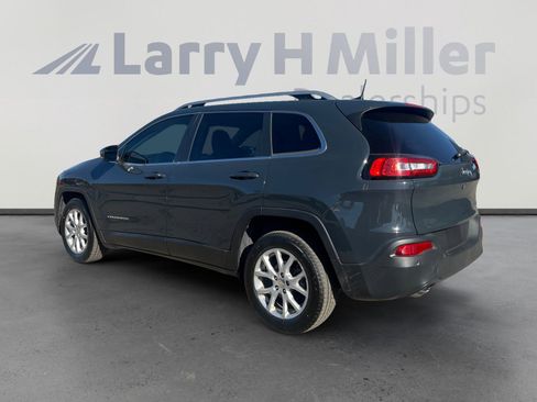 Used 2018 Jeep Cherokee Latitude Plus image 3