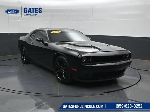 Used 2017 Dodge Challenger SXT Plus RWD image 4