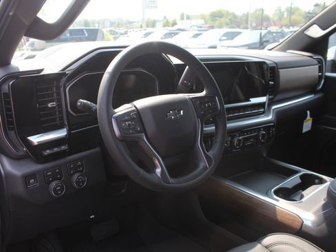 New 2026 Chevrolet Silverado 2500 High Country w/ Midnight Edition AWD/4WD image 11