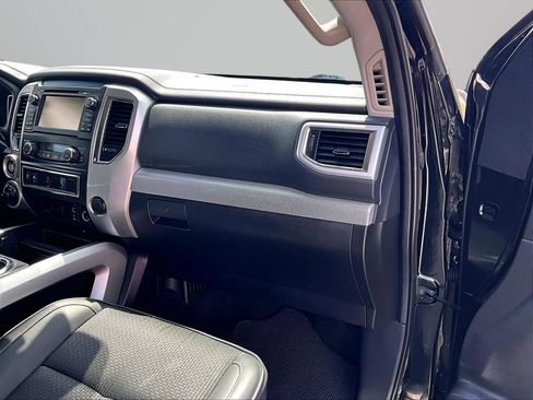Used 2017 Nissan Titan PRO-4X AWD/4WD image 18