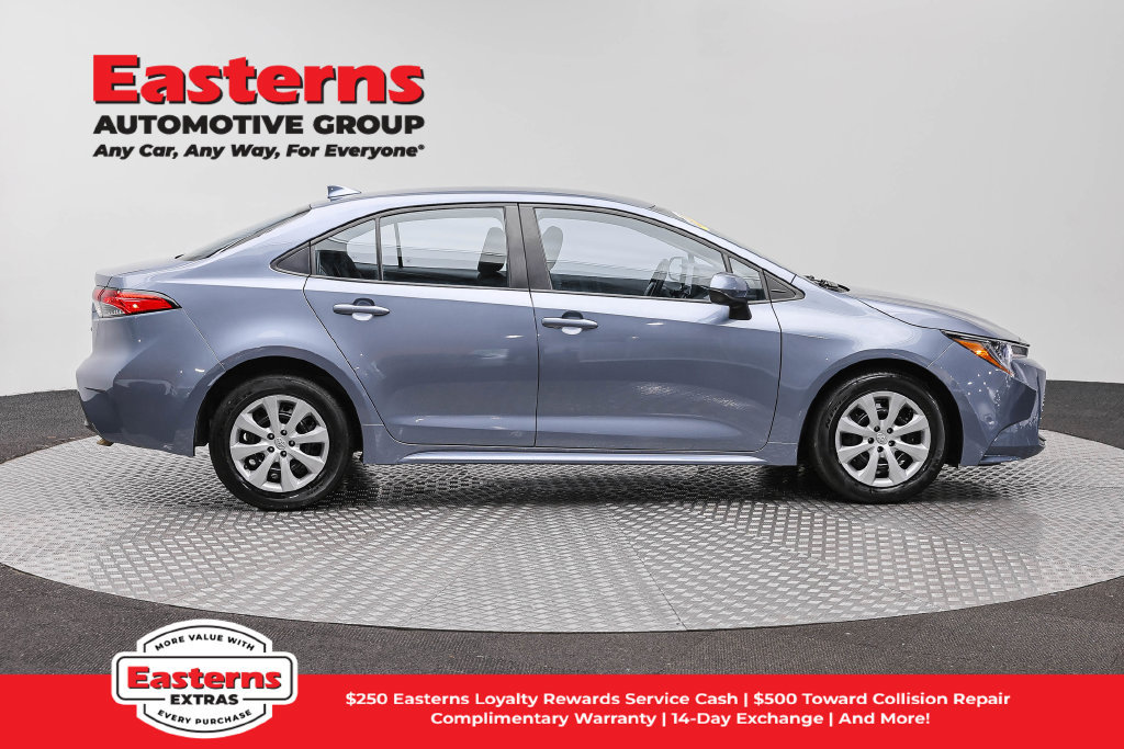 Used 2024 Toyota Corolla LE FWD image 5