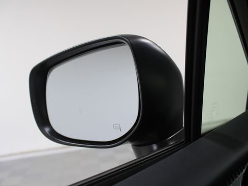 Used 2023 Subaru Crosstrek 2.0i Premium image 18