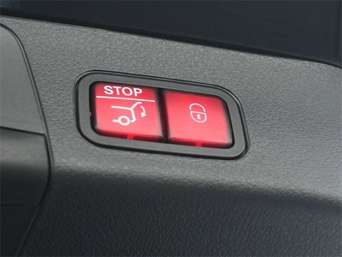 New 2026 Mercedes-Benz GLB 250 image 27