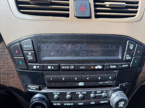 Used 2011 Acura MDX w/ Technology & Entertainment AWD/4WD image 28