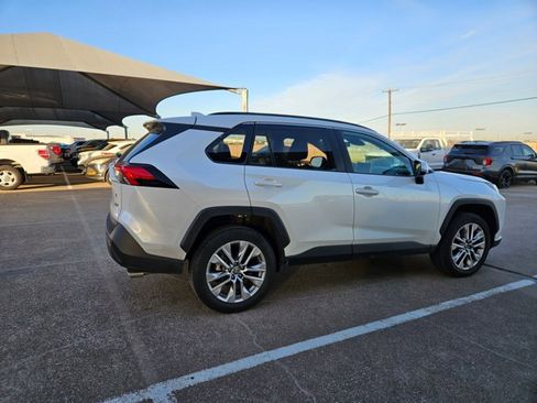 Used 2025 Toyota RAV4 XLE Premium image 5