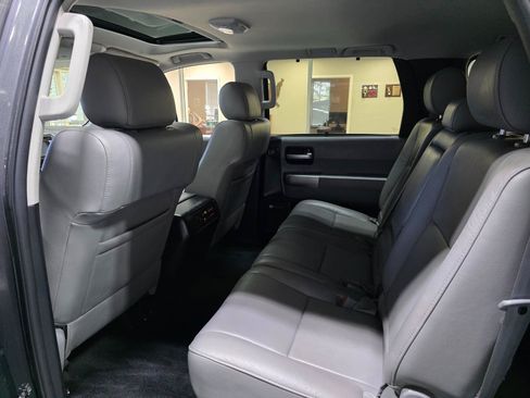 Used 2018 Toyota Sequoia Limited w/ Safety & Convenience Package AWD/4WD image 20