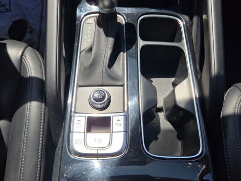 Used 2025 Kia Telluride S FWD image 18
