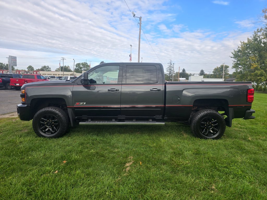 Used 2016 Chevrolet Silverado 2500 LT w/ Midnight Edition AWD/4WD image 4