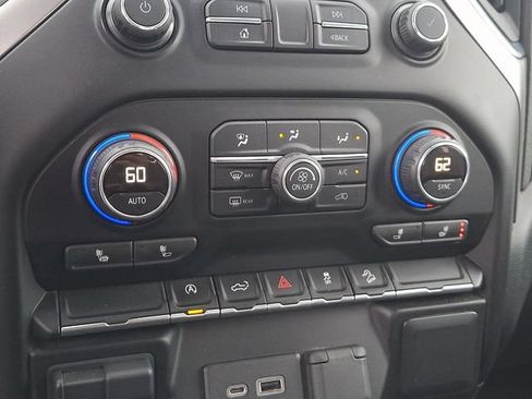 Used 2019 Chevrolet Silverado 1500 LT w/ All-Star Edition AWD/4WD image 29