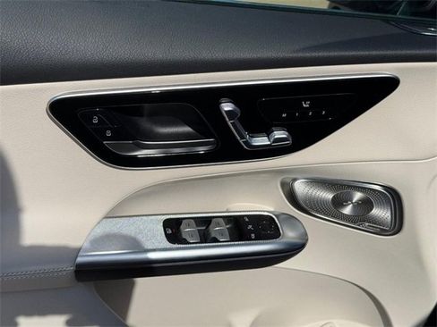 Used 2025 Mercedes-Benz GLC 300 GLC 300 image 13