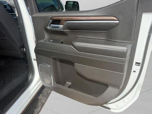 Used 2024 Chevrolet Silverado 1500 LT Trail Boss w/ Protection Package AWD/4WD image 9