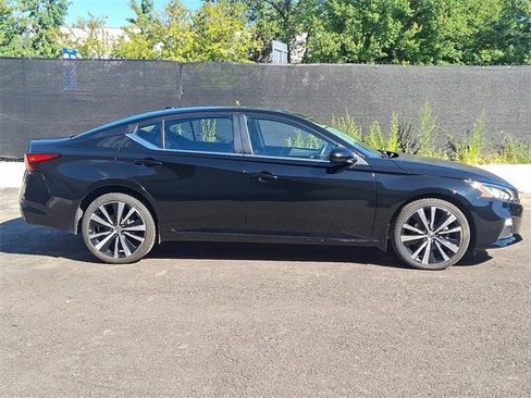 Used 2022 Nissan Altima 2.5 SR image 7