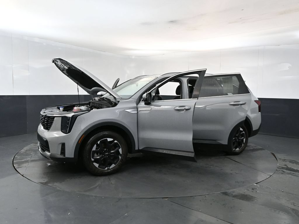 Certified 2024 Kia Sorento S w/ Panoramic Sunroof Package AWD/4WD image 27