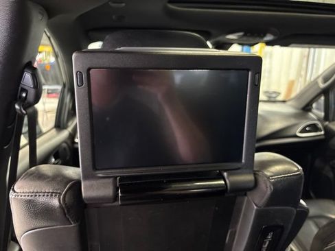 Used 2020 Chrysler Pacifica Touring-L Plus w/ S Appearance Package FWD image 4