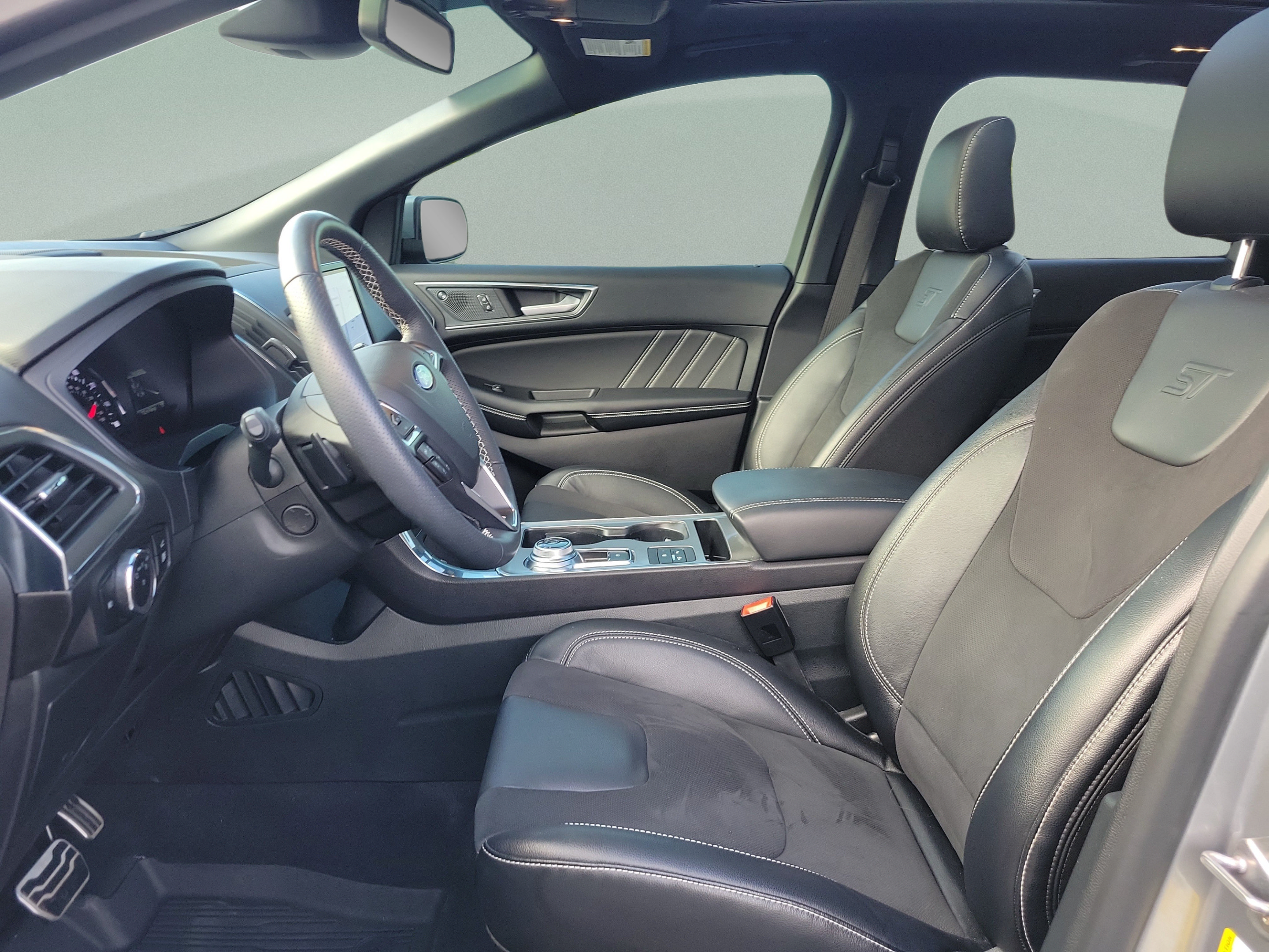 Used 2024 Ford Edge ST w/ Equipment Group 401A AWD/4WD image 16