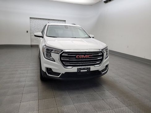 Used 2024 GMC Terrain SLT AWD/4WD image 14