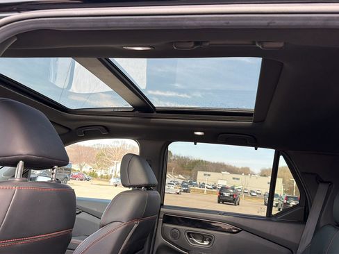 Certified 2025 Honda Pilot TrailSport image 10