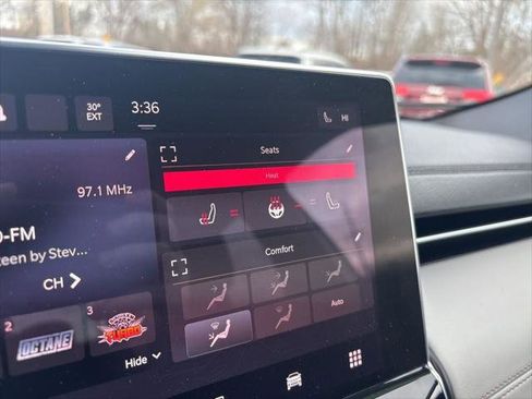 Certified 2023 Jeep Compass Limited image 11