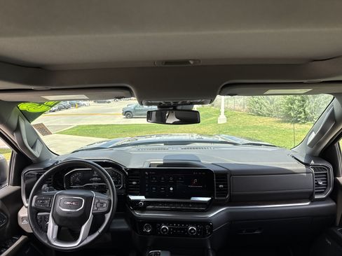 Used 2023 GMC Sierra 1500 SLT w/ SLT Convenience Package AWD/4WD image 24