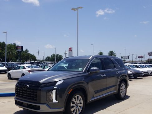 Used 2025 Hyundai Palisade SEL FWD image 3