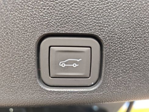 New 2026 Chevrolet Traverse RS w/ LPO, Floor Liner Package AWD/4WD image 14