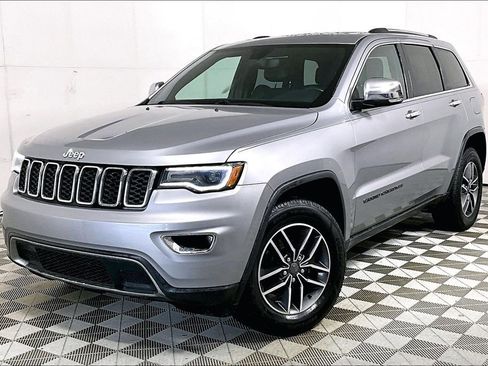 Used 2019 Jeep Grand Cherokee Limited w/ Luxury Group II image 2