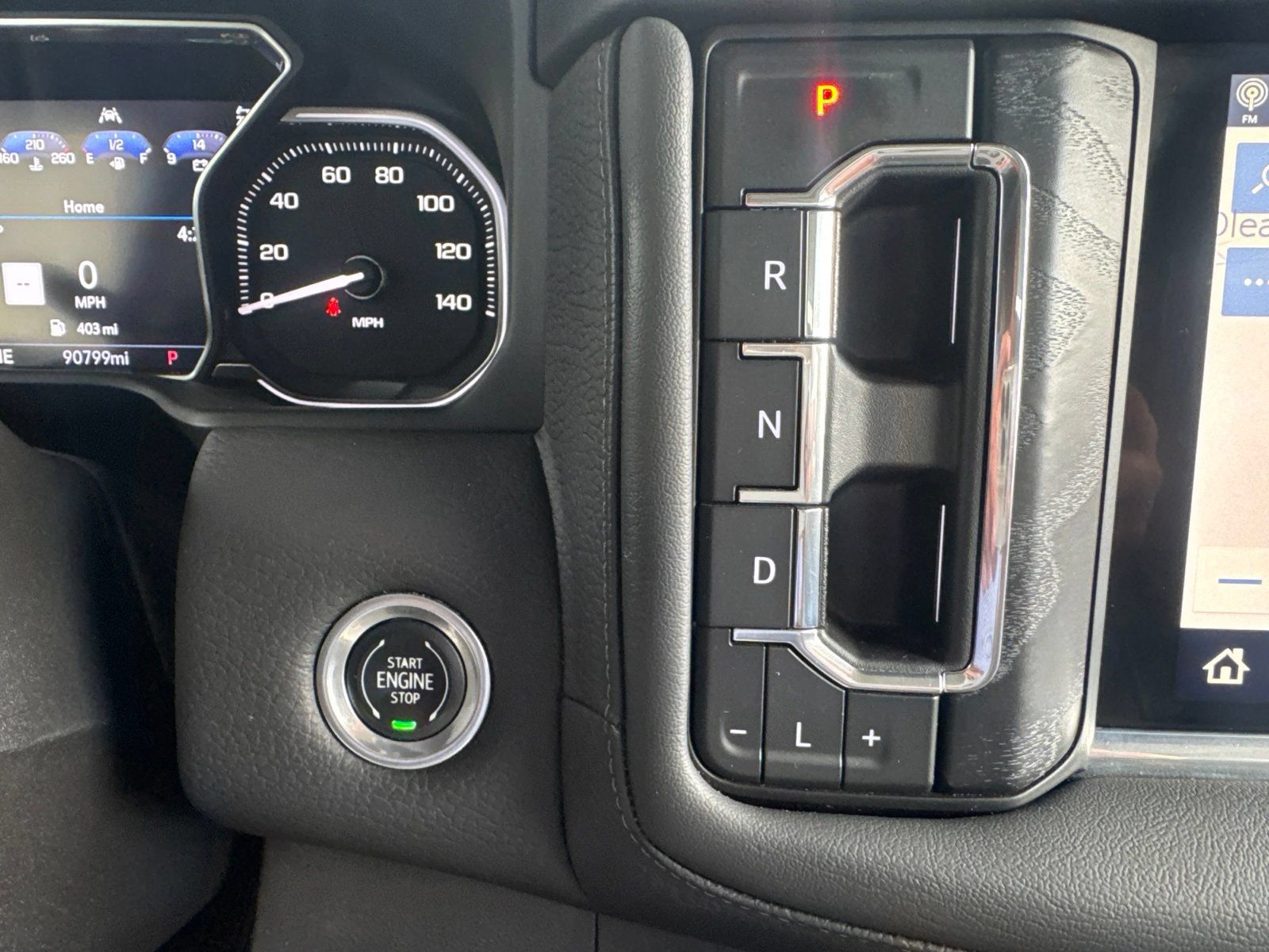 Used 2021 GMC Yukon XL Denali w/ Denali Premium Package AWD/4WD image 39