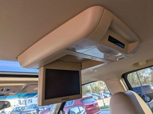 Used 2011 Cadillac Escalade Premium image 42