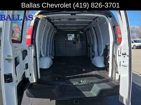 Used 2010 Chevrolet Express 2500 RWD image 25