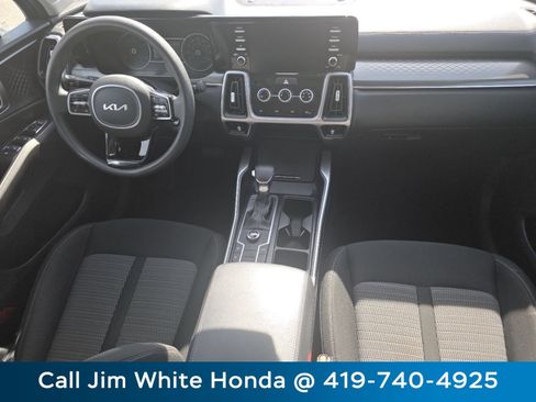 Used 2022 Kia Sorento LX FWD image 21