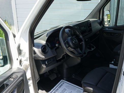 Used 2019 Mercedes-Benz Sprinter 170 image 25