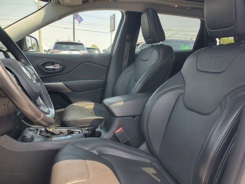 Used 2020 Jeep Cherokee Limited AWD/4WD image 6