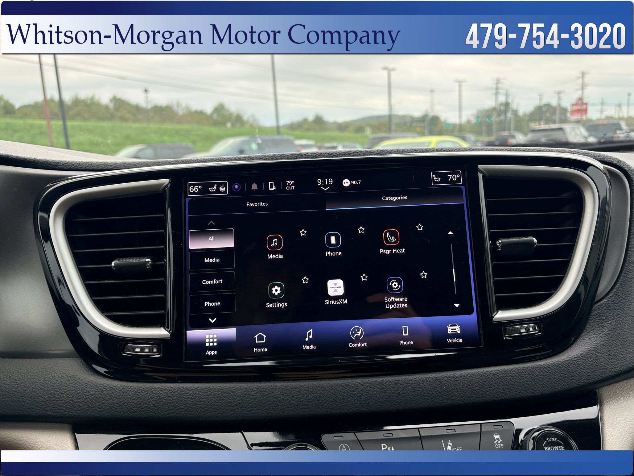 Used 2024 Chrysler Pacifica Touring-L FWD image 24