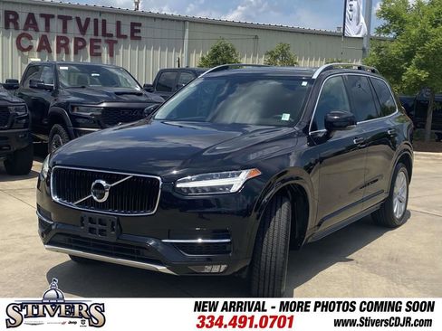 Used 2018 Volvo XC90 T5 Momentum w/ Convenience Package FWD image 3