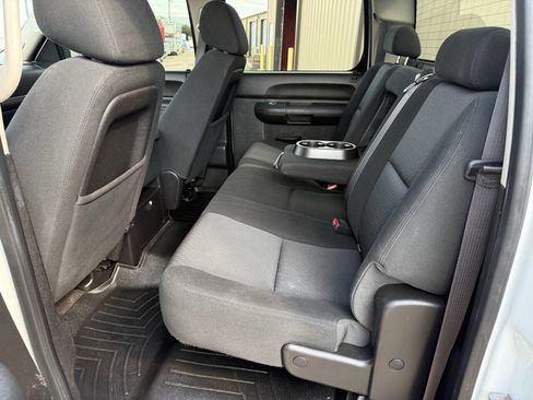 Used 2014 Chevrolet Silverado 2500 LT w/ Interior Plus Package image 13