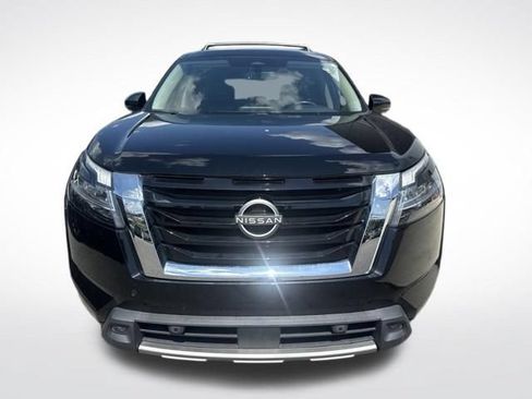Used 2023 Nissan Pathfinder SL AWD/4WD image 7